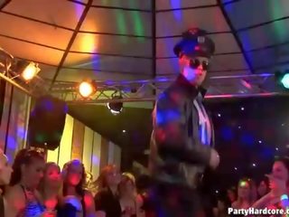 Grupo xxx vídeo salvaje patty en noche discoteca