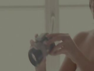 Breasty művészet x névleges film -ban a háttérben