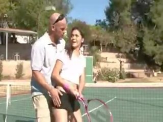 Hardcore seks film vid bij de tenis rechtbank